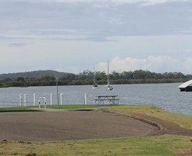 Laurieton Riverside Seafoods - Attractions Melbourne 2