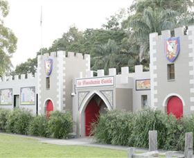 Macadamia Castle - Attractions Melbourne 0