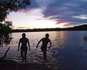 Lake Ainsworth - Attractions Melbourne 1