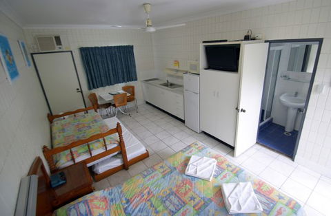 Tropical Palms Inn - Attractions Melbourne 3