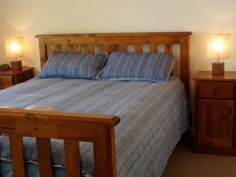 Lake Escape - Attractions Melbourne 0