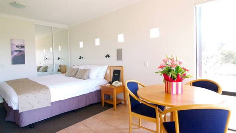 Margarets Beach Resort - Attractions Melbourne 0