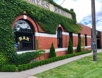 Farmers Arms Hotel  Art Suites Daylesford