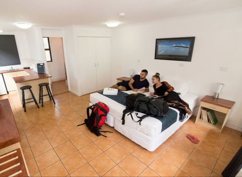 Base Airlie Beach Resort - Attractions Melbourne 0