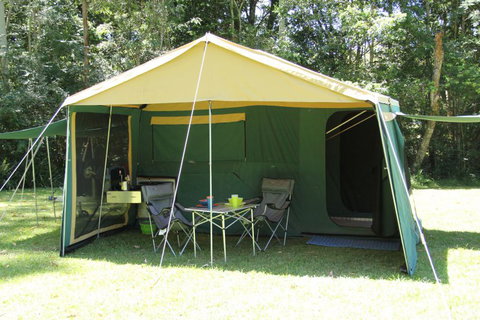 Kendall Kampers - Attractions Melbourne 0