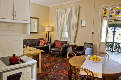 Imperial Fine Accommodation - Attractions Melbourne 3