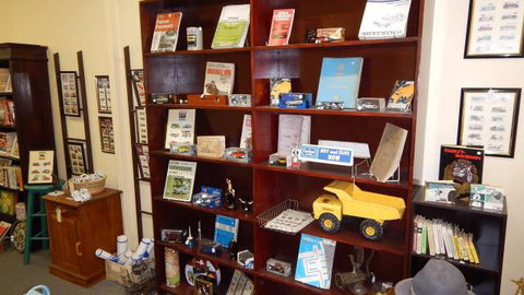 Meri Collectables - Attractions Melbourne 0