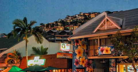 Airlie Beach Party Bus - Attractions Melbourne 3