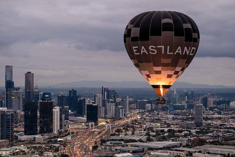 Melbourne Sunrise Balloon Flight & Champagne Breakfast - Attractions Melbourne 4