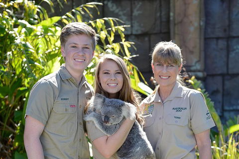 Koala Cuddle Adventure Croc 2 - Attractions Melbourne 0
