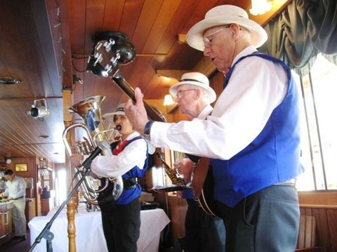 Brisbane River Lunchtime Cruise - Attractions Melbourne 8