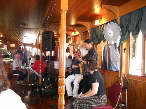 Brisbane River Lunchtime Cruise - Attractions Melbourne 13