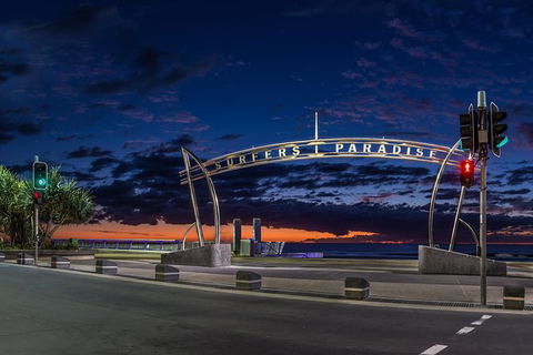 Luxury Brisbane Airport Transfers To And From Surfers Paradise For Up To 11 Per - Attractions Melbourne 1