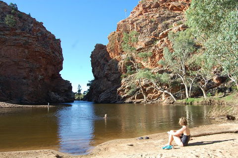 West MacDonnell Ranges Pool To Pool - Attractions Melbourne 1