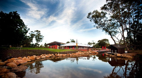 Savannah Visitor Plaza, Taronga Western Plains Zoo Dubbo - Attractions Melbourne 0