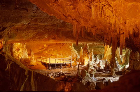 Abercrombie Caves - Attractions Melbourne 0