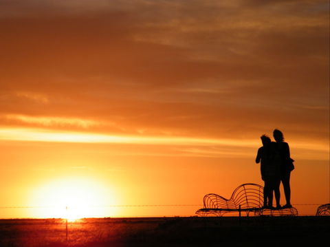 Hay Sunset Viewing Area - Attractions Melbourne 1