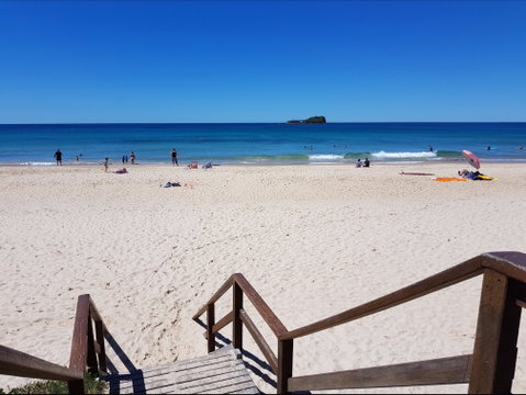 Mudjimba Beach - Attractions Melbourne 0