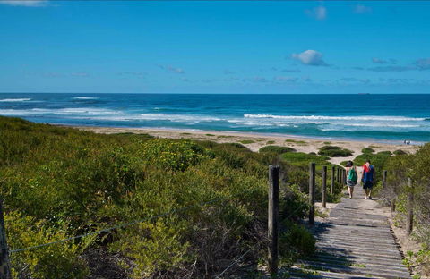 Pelican Beach Road Lookout - Attractions Melbourne 0