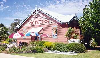 Huskisson Pictures - Attractions Melbourne 1