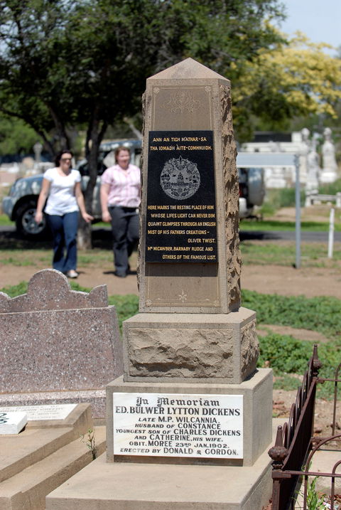 Historical Cemetery Moree - Attractions Melbourne 0