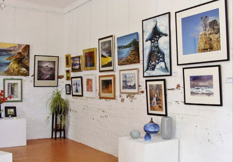 Lovett Gallery Cygnet - Attractions Melbourne 2