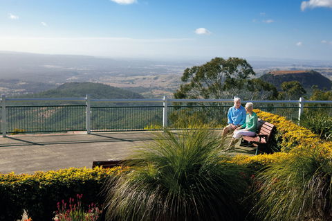 Picnic Point Lookout And Parkland - Attractions Melbourne 0