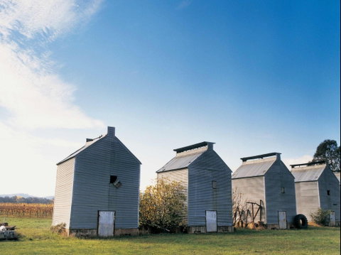 Taylors Gap To Myrtleford 10.5 Km - Attractions Melbourne 1