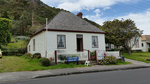 Joe Lyons Cottage - Attractions Melbourne 0