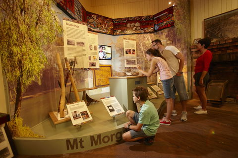 Mount Morgan - Attractions Melbourne 2