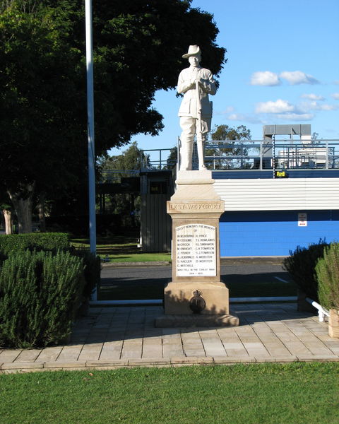 Oxley War Memorial - Attractions Melbourne 1