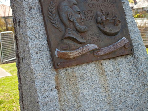 Thunderbolt's Statue And Constable Walker Memorial - Attractions Melbourne 1