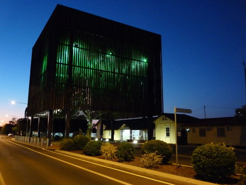 Tree Of Knowledge Memorial - Attractions Melbourne 0