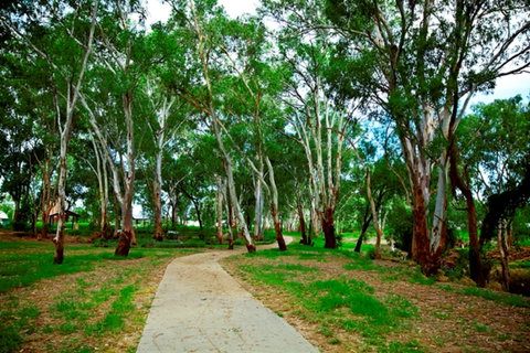 Adungadoo Pathway - Attractions Melbourne 0