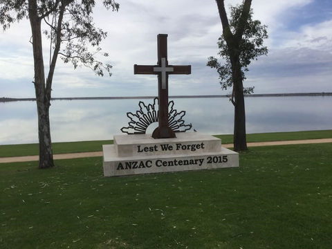 Anzac Centenary Cross - Attractions Melbourne 0