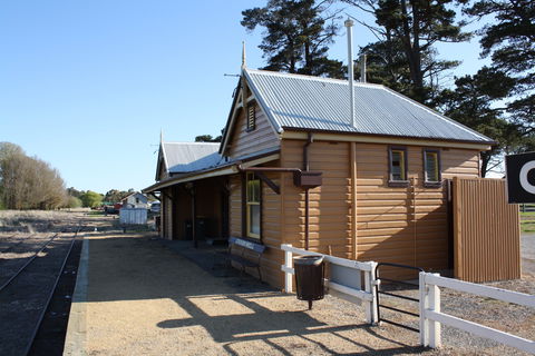 Crookwell Railway Station - Attractions Melbourne 1