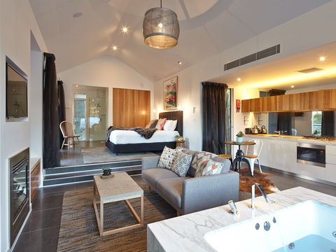 Hepburn Bathhouse & Spa - Attractions Melbourne 1
