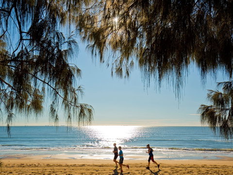 Millennium Esplanade And Tannum Sands Beach - Attractions Melbourne 2
