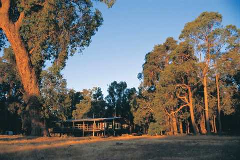 Perth Hills - Attractions Melbourne 1