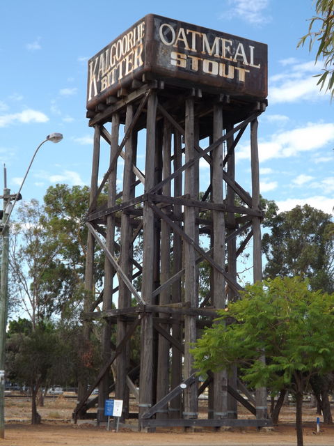 Merredin Railway Water Tower - Attractions Melbourne 1