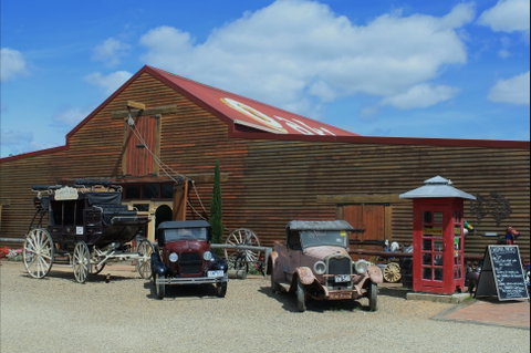 Oaklands Barn - Attractions Melbourne 0