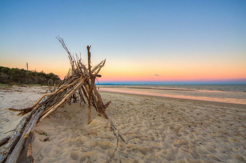 Red Beach - Attractions Melbourne 0