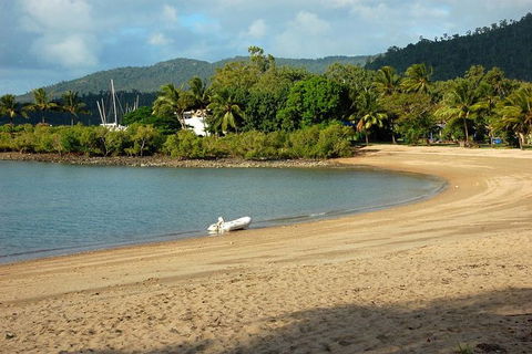 Shared Arrival Transfer: Proserpine Airport To Airlie Beach & Surrounds - Attractions Melbourne 4