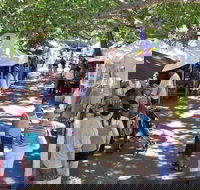 Sunshine Coast Eumundi Markets Return Minibus Transfer - Attractions Melbourne