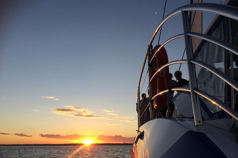 Hervey Bay Champagne Sunset Sail - Attractions Melbourne 1