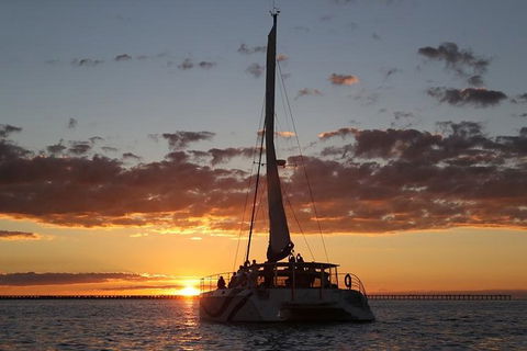 Hervey Bay Champagne Sunset Sail - Attractions Melbourne 3