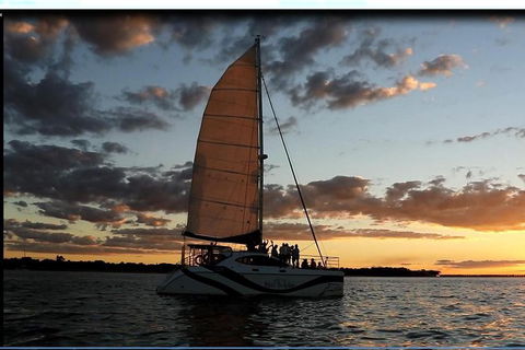 Hervey Bay Champagne Sunset Sail - Attractions Melbourne 5