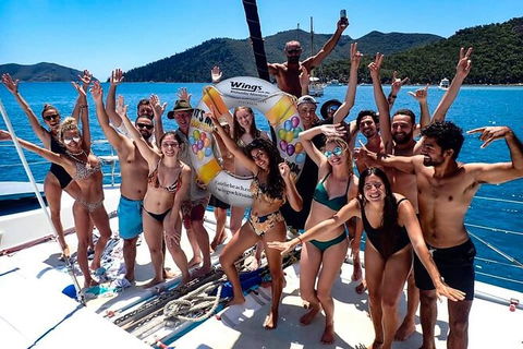 2Day 2Night Sail, Snorkel & SUP Adventure Whitsundays Double - Attractions Melbourne 3
