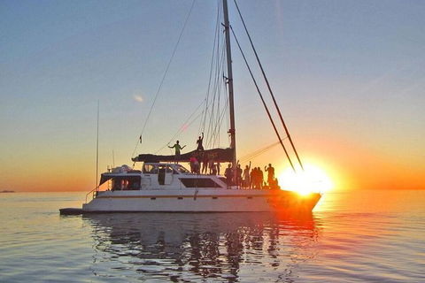 2Day 2Night Sail, Snorkel & SUP Adventure Whitsundays Double - Attractions Melbourne 13