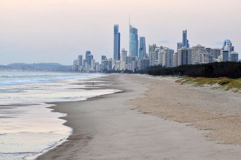 Luxury Brisbane Airport Transfers To And From Surfers Paradise For Up To 7 Per - Attractions Melbourne 1